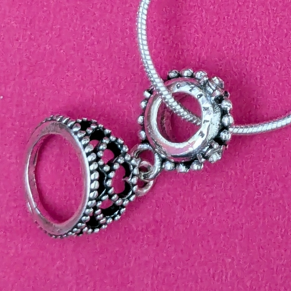 👑 Chic Silver Crown Pendant Necklace Crown! NWT 👑